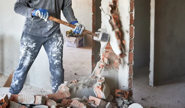 cropped-view-dismantler-crashing-interroom-septum-with-hands-large-hammer.jpg_s1024x1024wisk20cV4Vw13BzzUJfwwCvZDgr4908iBNHVylmhxJbxaP3WtE-1024x751